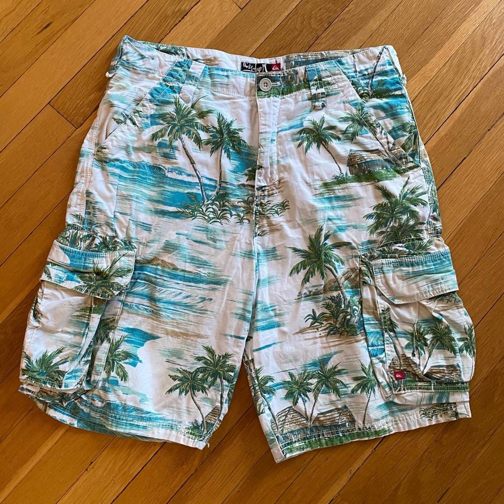 Quiksilver Men’s Cargo Shorts, Size 32, Tropical Print. LIKE NEW!!!
